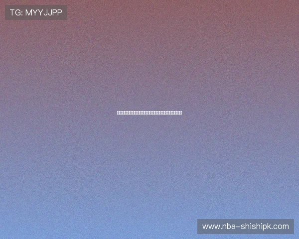 黑白足球滚球:深度解析世界杯足球比赛中的黑白战术布局 黑白足球滚球:深度解析世界杯足球比赛中的黑白战术布局